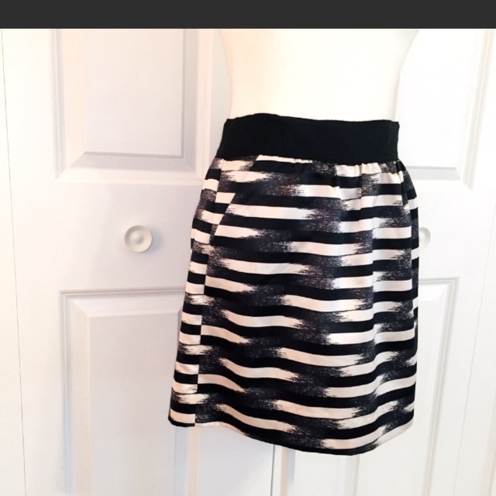 Gap mini skirt